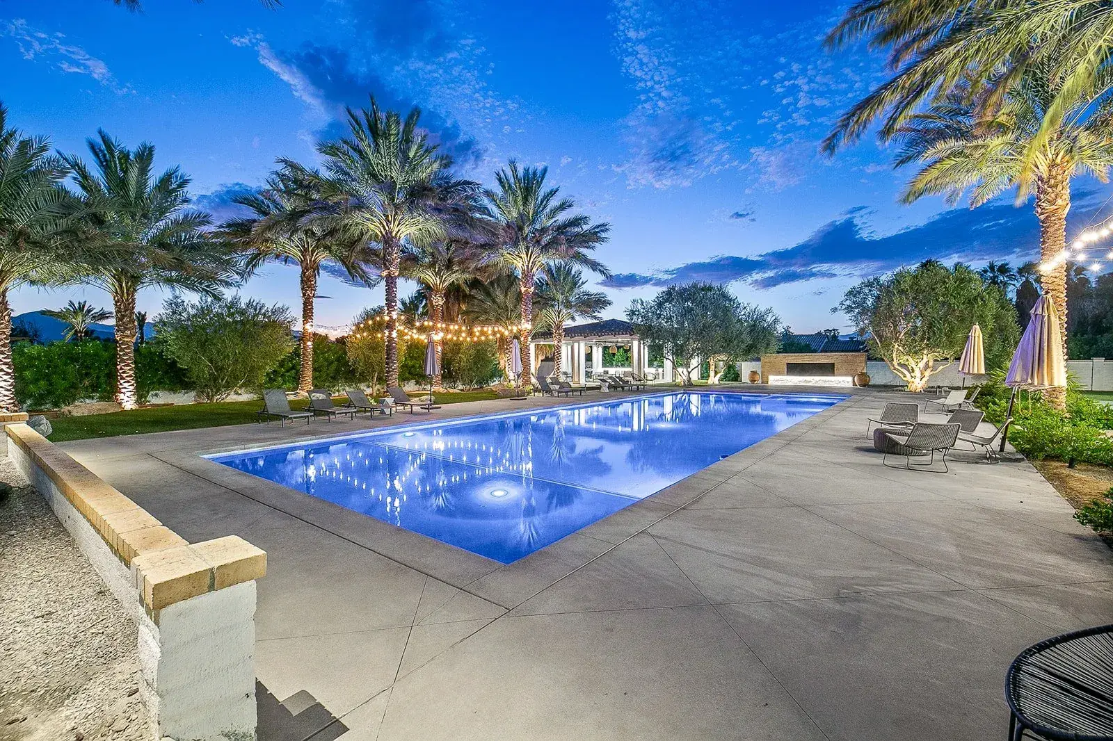 The pool in daylight